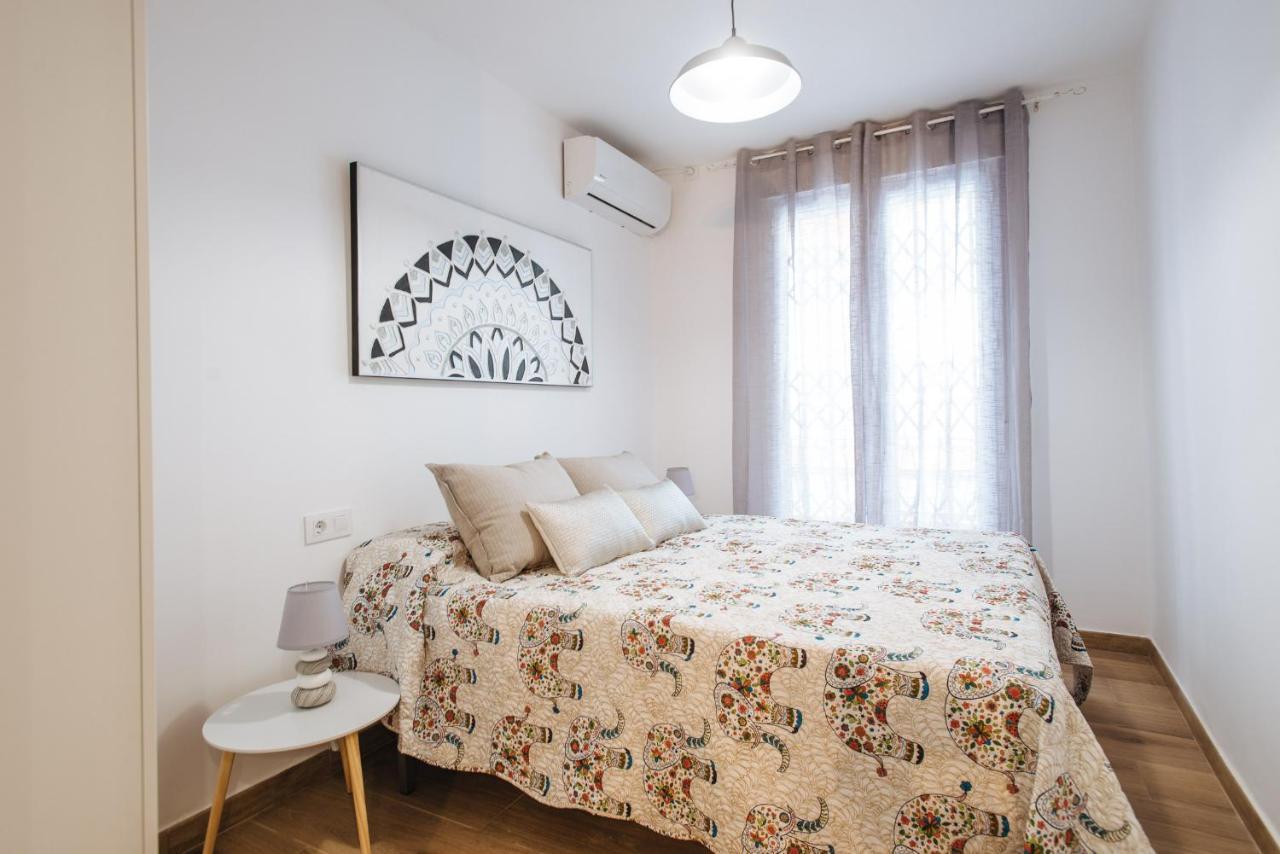 El Apartamento Del Reloj De Sol Sevilla Exterior foto