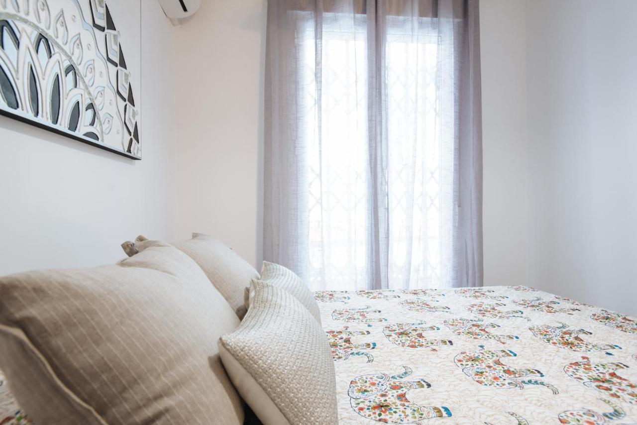 El Apartamento Del Reloj De Sol Sevilla Exterior foto